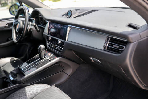 2022 Porsche Macan