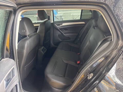2017 Volkswagen Golf TSI SEL