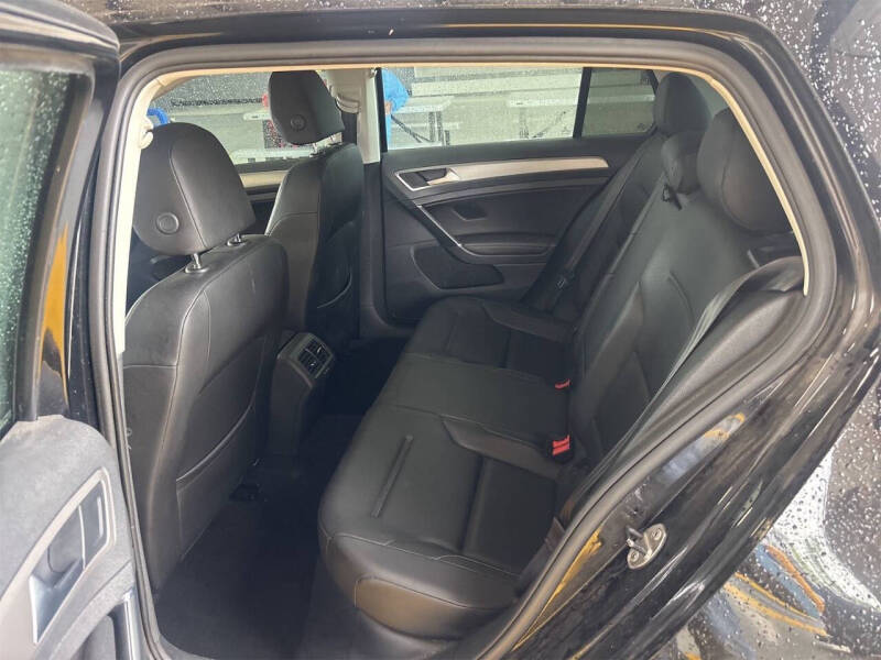 2017 Volkswagen Golf TSI SEL