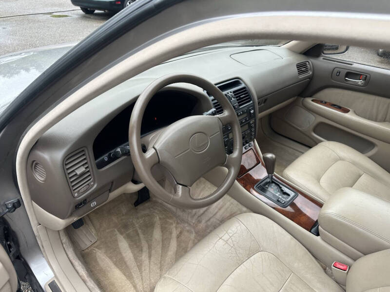 1995 Lexus LS 400