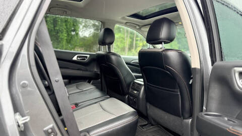 2019 Nissan Pathfinder SL