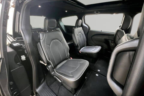 2027 Chrysler Pacifica Limited