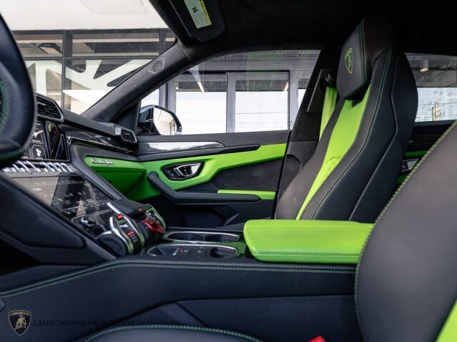 2022 Lamborghini Urus