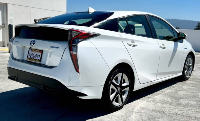 2016 Toyota Prius Four
