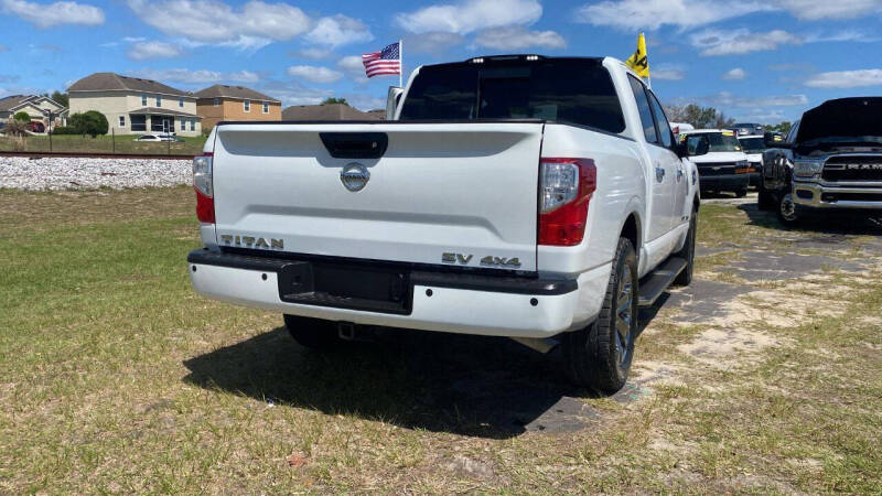 2017 Nissan Titan SV