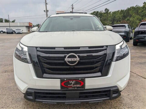 2022 Nissan Pathfinder SV