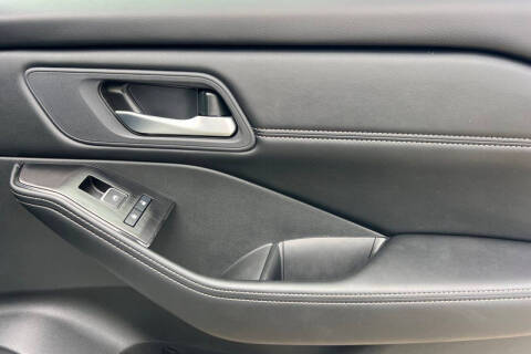 2026 Nissan Rogue SL
