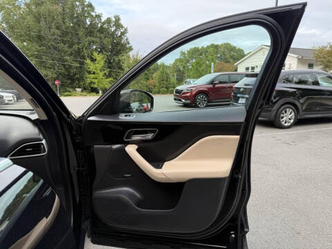 2019 Jaguar F-PACE 25t Premium