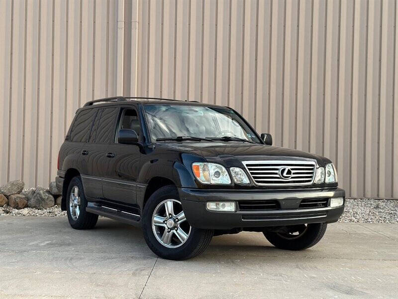 2006 Lexus LX 470 photo 2