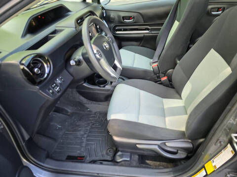 2016 Toyota Prius c One