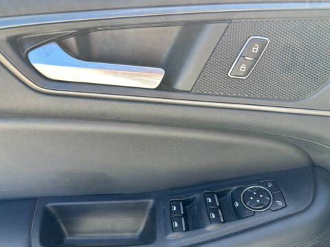 2022 Ford Edge SE