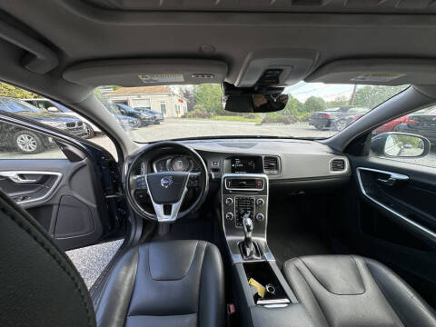 2015 Volvo V60 T5 Drive-E Platinum