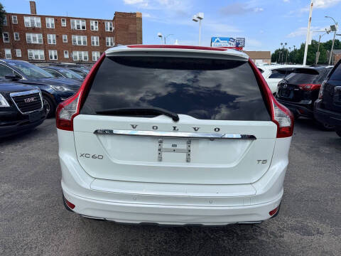 2016 Volvo XC60 T5 Drive-E Platinum