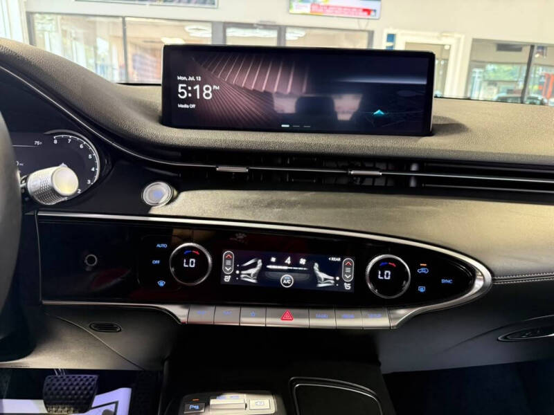 2025 Genesis GV70 2.5T Standard