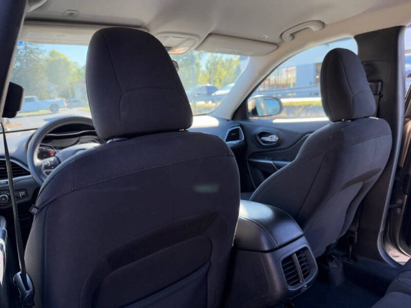 2019 Jeep Cherokee Latitude