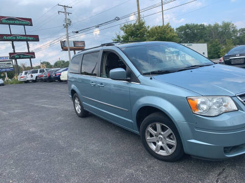 2009 Chrysler Town and Country for sale at Boardman Auto Mall in Boardman OH