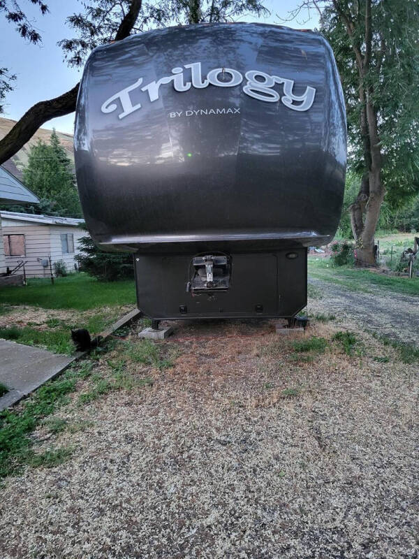 2012 Dynamax Trilogy