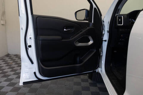 2025 Nissan Frontier SV