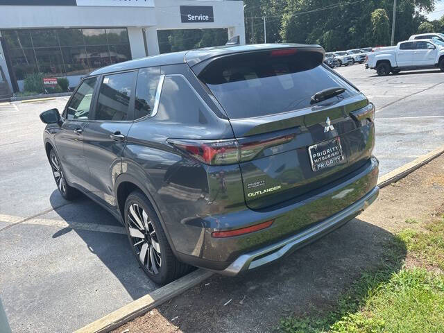 2025 Mitsubishi Outlander SE