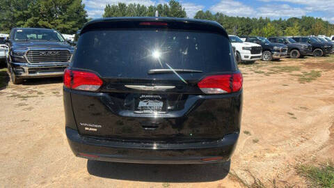 2026 Chrysler Voyager LX