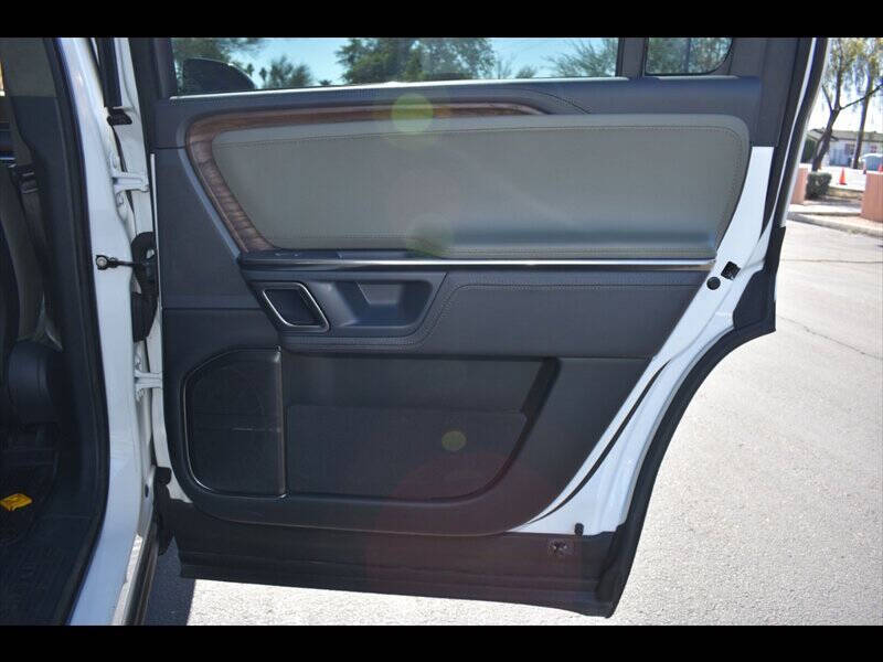 2023 Rivian R1S Adventure