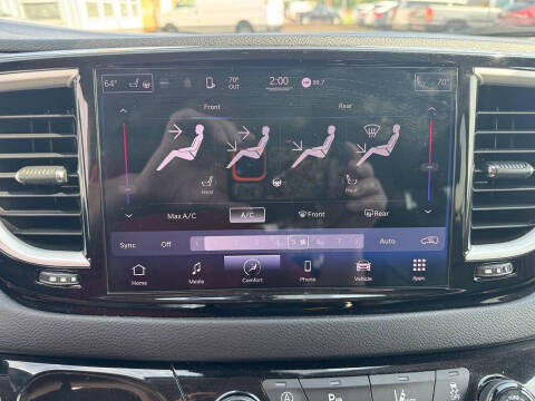 2022 Chrysler Pacifica Touring L