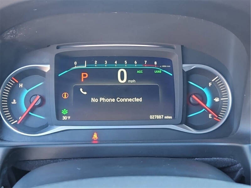 2022 Honda Pilot Touring w/Rear Captain's Chairs