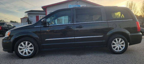 2014 Chrysler Town and Country for sale at Kelly & Kelly Supermarket of Cars in Fayetteville NC