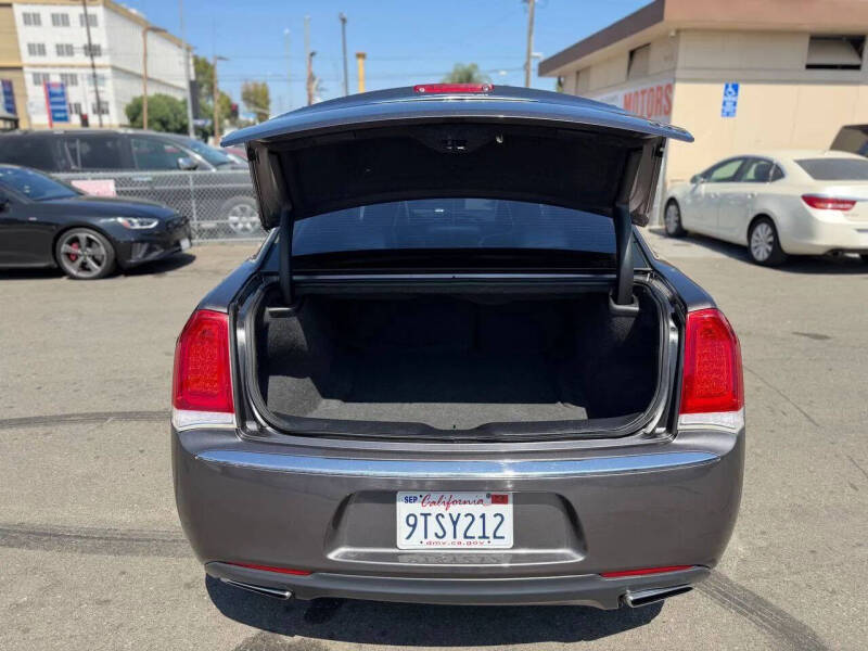 2015 Chrysler 300 Limited