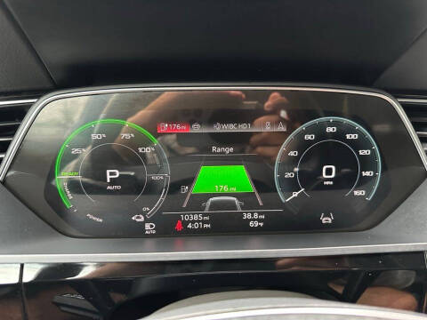 2024 Audi Q8 e-tron quattro Premium Plus