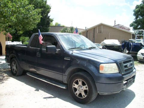 2004 Ford F-150 for sale at THOM'S MOTORS in Houston TX