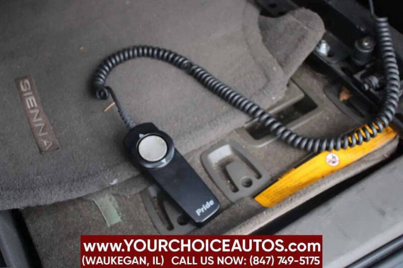 2012 Toyota Sienna LE Mobility 7-Passenger