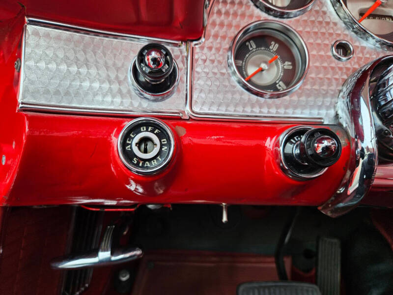 1957 Ford Thunderbird