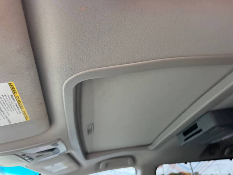 2013 Toyota Sienna SE 8-Passenger