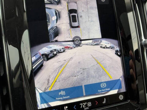 2025 Volvo XC60 T8 Plus Dark Theme