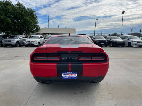 2016 Dodge Challenger SXT Plus