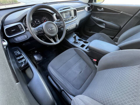2018 Kia Sorento LX V6