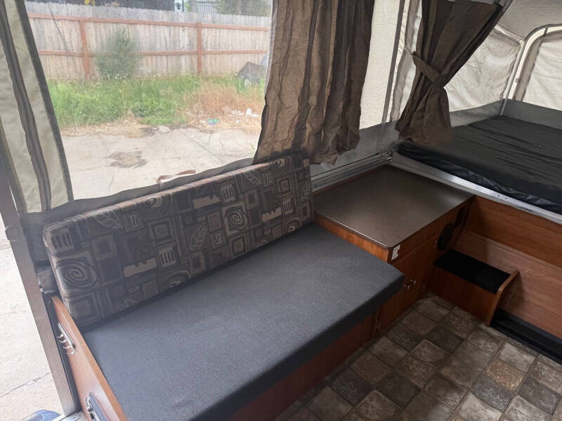 2011 Coleman Dutchmen Evolution E3