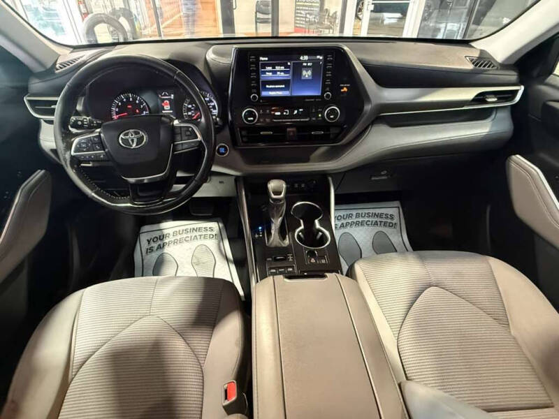 2021 Toyota Highlander LE
