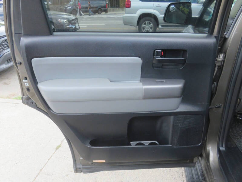 2014 Toyota Sequoia SR5