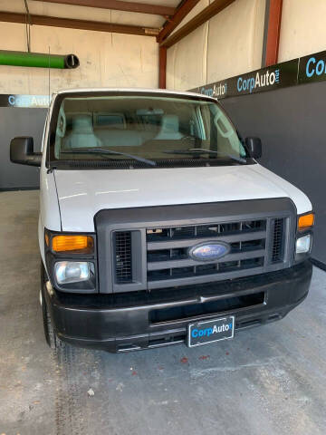 2013 Ford E-Series E-350 SD XLT