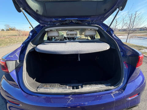 2017 Infiniti QX30 Premium