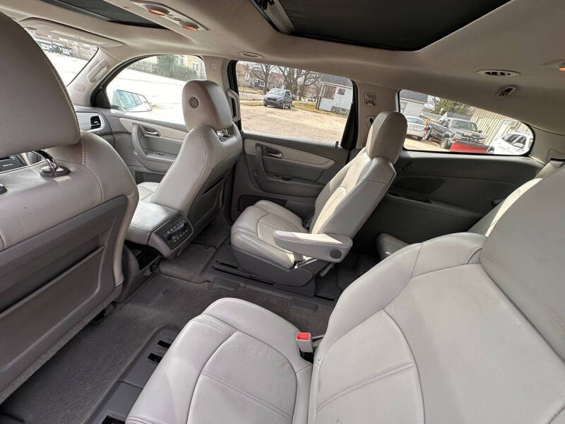 2017 Chevrolet Traverse LT