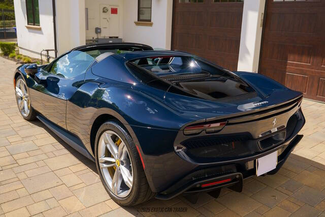 2025 Ferrari 296 GTS