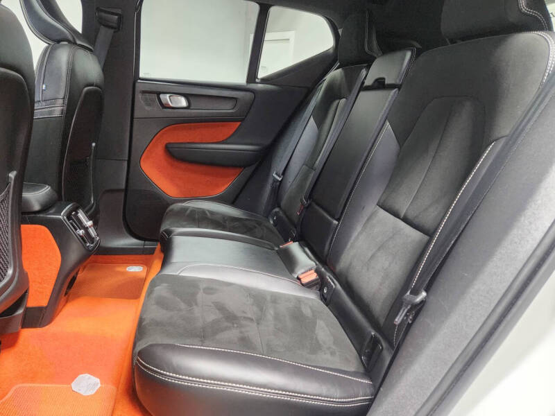 2021 Volvo XC40 T5 R-Design