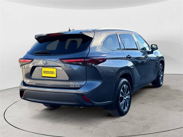 2025 Toyota Highlander XLE