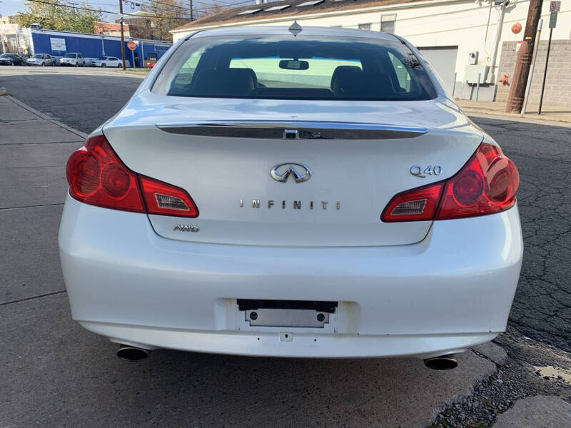 2015 Infiniti Q40
