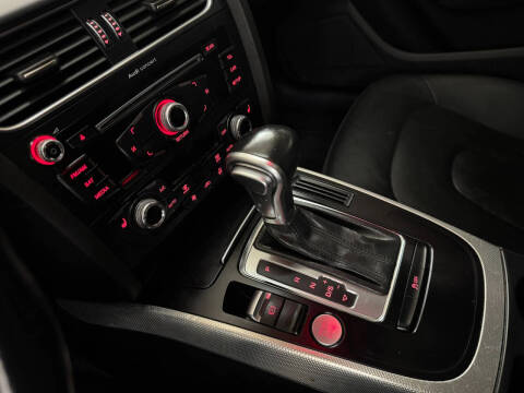 2016 Audi A4 2.0T quattro Premium