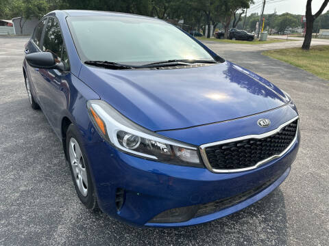 2017 Kia Forte for sale at PRESTIGE AUTOPLEX LLC in Austin TX