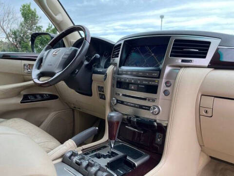 2013 Lexus LX 570